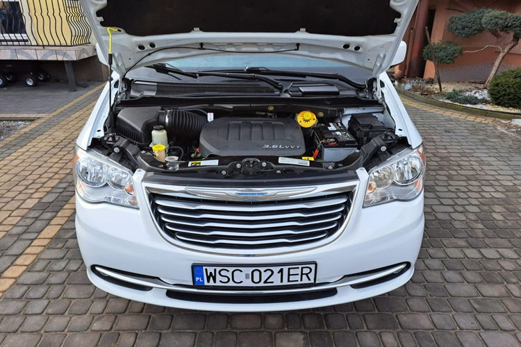 Chrysler Town & Country Touring 3.6 V6 BENZYNA | 287KM | 2014r. PL tablice 7os. Stow 'n Go zdjęcie 27