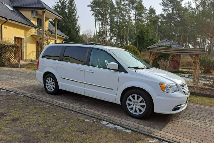 Chrysler Town & Country Touring 3.6 V6 BENZYNA | 287KM | 2014r. PL tablice 7os. Stow 'n Go zdjęcie 8