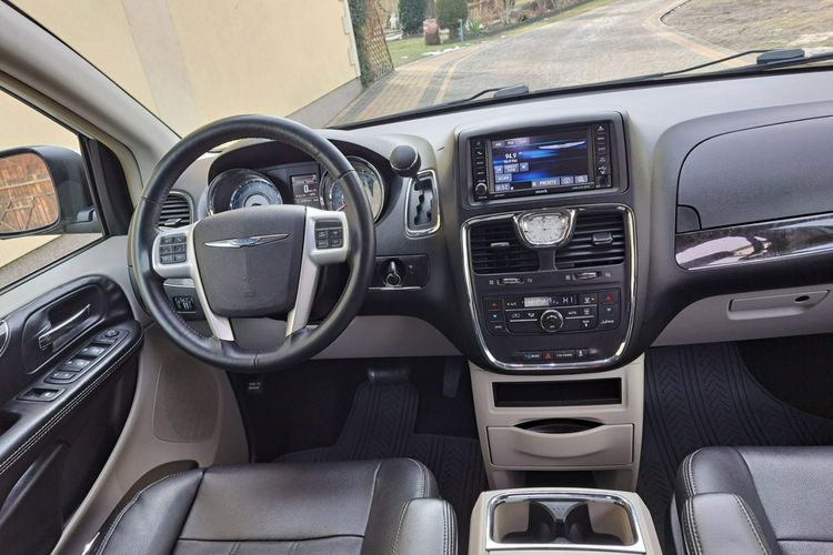 Chrysler Town & Country Touring 3.6 V6 BENZYNA | 287KM | 2014r. PL tablice 7os. Stow 'n Go zdjęcie 9