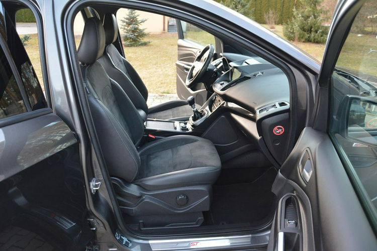 Ford Kuga ST-Line Panorama Skóry 4X4 Radar Acc Xenon ledy Kamera Keyless zdjęcie 16