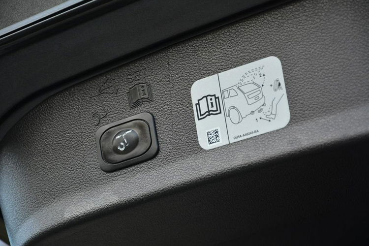 Ford Kuga ST-Line Panorama Skóry 4X4 Radar Acc Xenon ledy Kamera Keyless zdjęcie 34