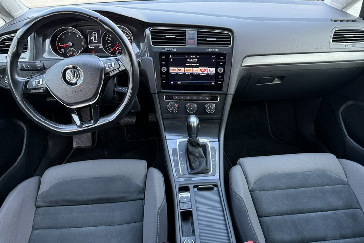 Volkswagen Golf Automat DSG. 2018/19r. Alcantara . Navigacja. Masaże. Radar. Asystent. zdjęcie 11
