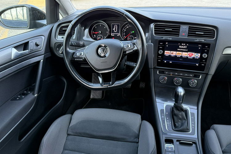Volkswagen Golf Automat DSG. 2018/19r. Alcantara . Navigacja. Masaże. Radar. Asystent. zdjęcie 13