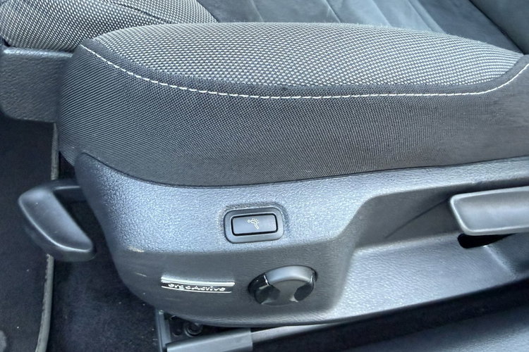 Volkswagen Golf Automat DSG. 2018/19r. Alcantara . Navigacja. Masaże. Radar. Asystent. zdjęcie 16