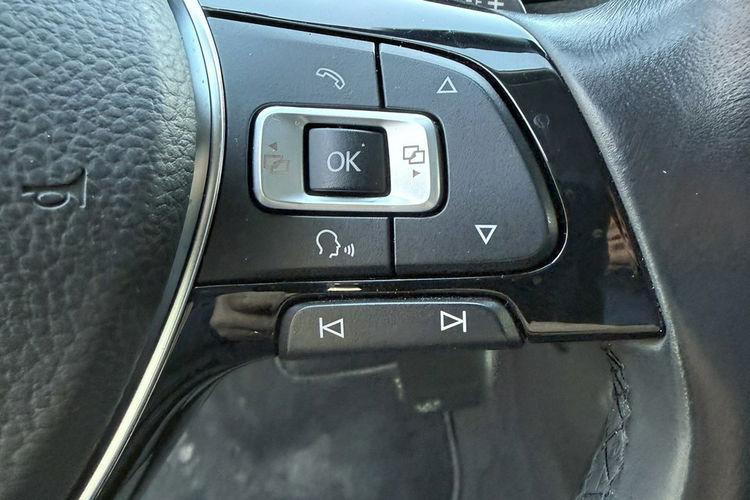 Volkswagen Golf Automat DSG. 2018/19r. Alcantara . Navigacja. Masaże. Radar. Asystent. zdjęcie 22