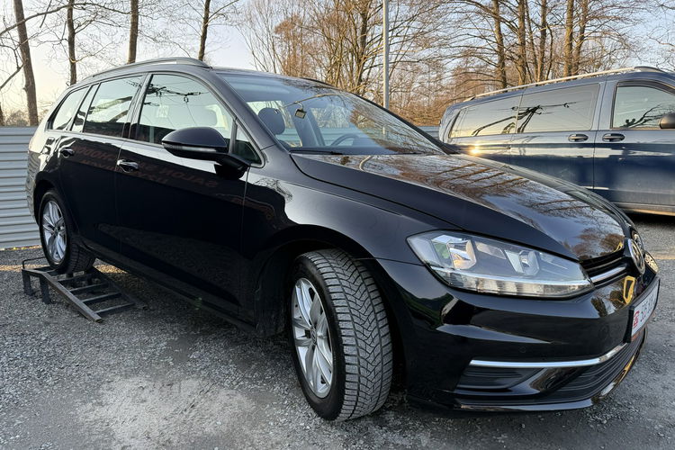 Volkswagen Golf Automat DSG. 2018/19r. Alcantara . Navigacja. Masaże. Radar. Asystent. zdjęcie 3