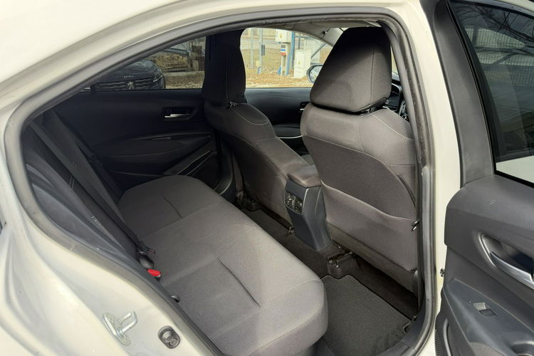 Toyota Corolla 1.8 HSD 122KM Style Salon PL Wirtual zdjęcie 10