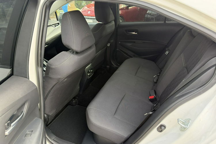Toyota Corolla 1.8 HSD 122KM Style Salon PL Wirtual zdjęcie 11