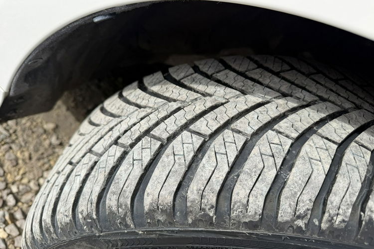 Toyota Corolla 1.8 HSD 122KM Style Salon PL Wirtual zdjęcie 8