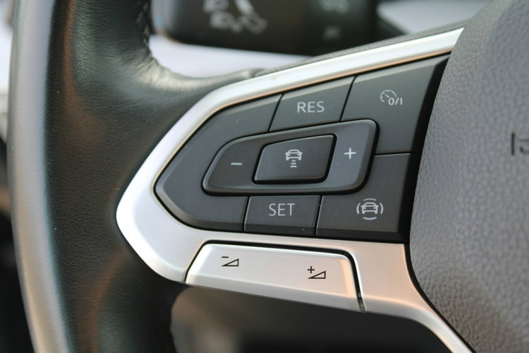 Volkswagen Golf LIFE Asystent Salon Polska netto 59 268 PLN Gwarancja zdjęcie 18