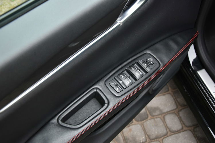 Maserati Ghibli Nerissimo edition 3.0V6 350KM 2017r. lift BEZWYPADKOWY idealny zdjęcie 29