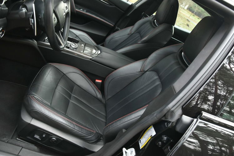 Maserati Ghibli Nerissimo edition 3.0V6 350KM 2017r. lift BEZWYPADKOWY idealny zdjęcie 32