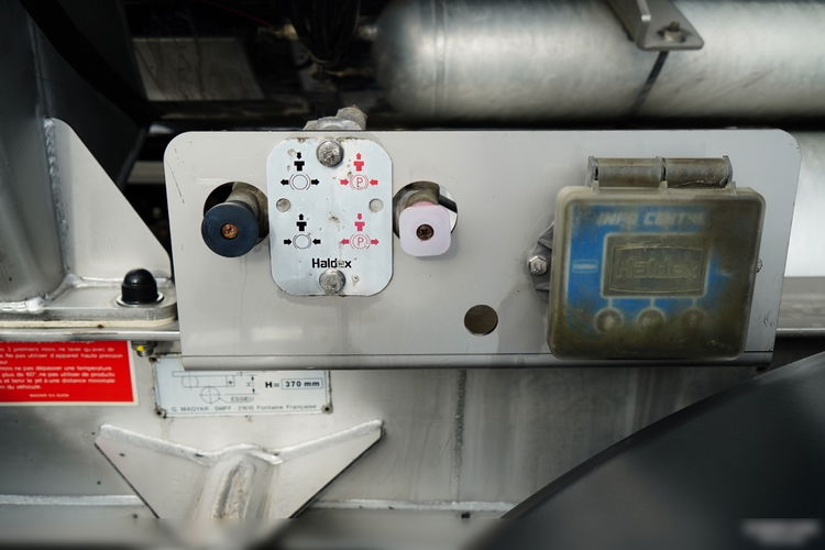 Magyar / CYSTERNA SPOŻYWCZA / 30 000 L / OŚ PODNOSZONA / OŚ SKRĘTNA / - zdjęcie 28