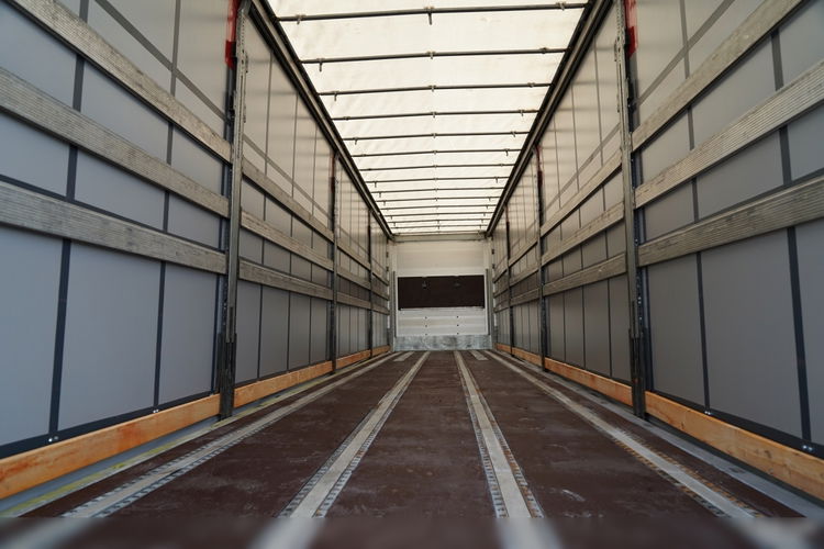 Schmitz -CARGOBULL / FIRANKA / JOLODA / TRAILERLODA /  VARIOS / 385/55 R22, 5 /  DACH PODNOSZONY  zdjęcie 15