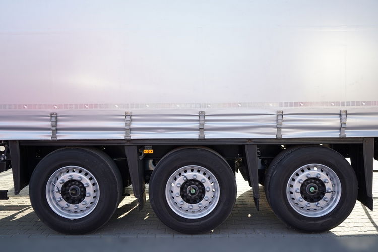 Schmitz -CARGOBULL / FIRANKA / JOLODA / TRAILERLODA /  VARIOS / 385/55 R22, 5 /  DACH PODNOSZONY  zdjęcie 28
