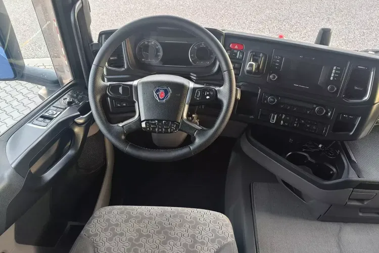 Scania R450 / EURO 6 BEZ EGR / RETARDER / STANDARD / AUTOMAT / zdjęcie 30