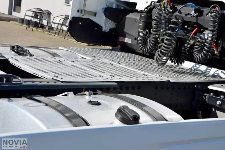 DAF XG 480 / ZF INTARDER KLIMA POST. / FULL LED / MIĘDZYOSIE/ BOGATA WERSJA zdjęcie 22