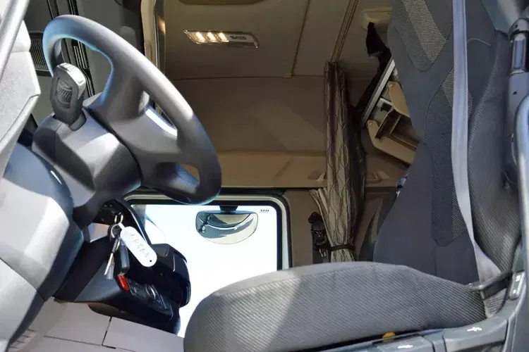 DAF XG 480 / ZF INTARDER KLIMA POST. / FULL LED / MIĘDZYOSIE/ BOGATA WERSJA zdjęcie 24