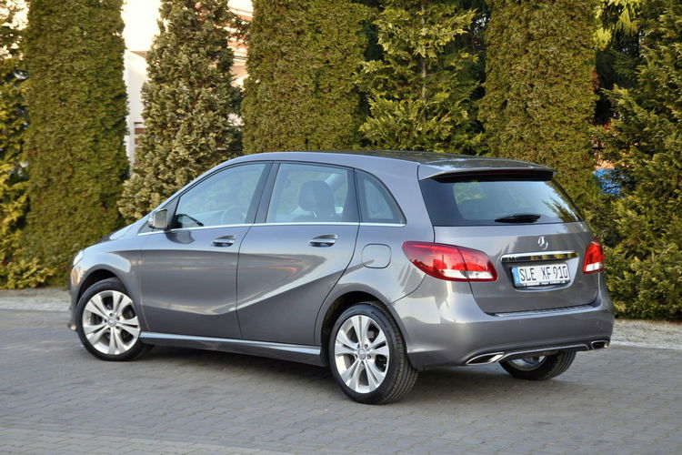 Mercedes B 180 1.5CDI(109KM)*Avantgarde*Duża Navi*Skóry*2xParktronik*I Wł*Alu18"ASO zdjęcie 13