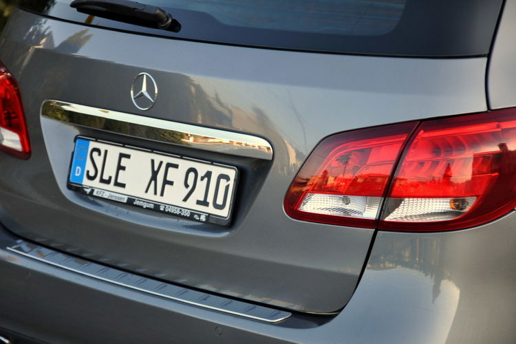 Mercedes B 180 1.5CDI(109KM)*Avantgarde*Duża Navi*Skóry*2xParktronik*I Wł*Alu18"ASO zdjęcie 16