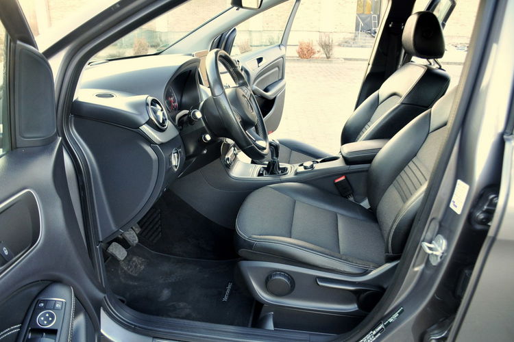 Mercedes B 180 1.5CDI(109KM)*Avantgarde*Duża Navi*Skóry*2xParktronik*I Wł*Alu18"ASO zdjęcie 21