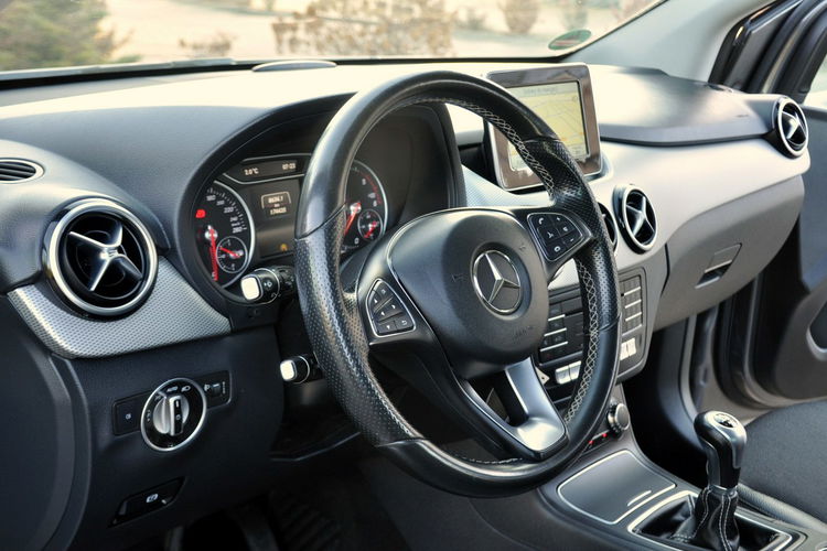 Mercedes B 180 1.5CDI(109KM)*Avantgarde*Duża Navi*Skóry*2xParktronik*I Wł*Alu18"ASO zdjęcie 22