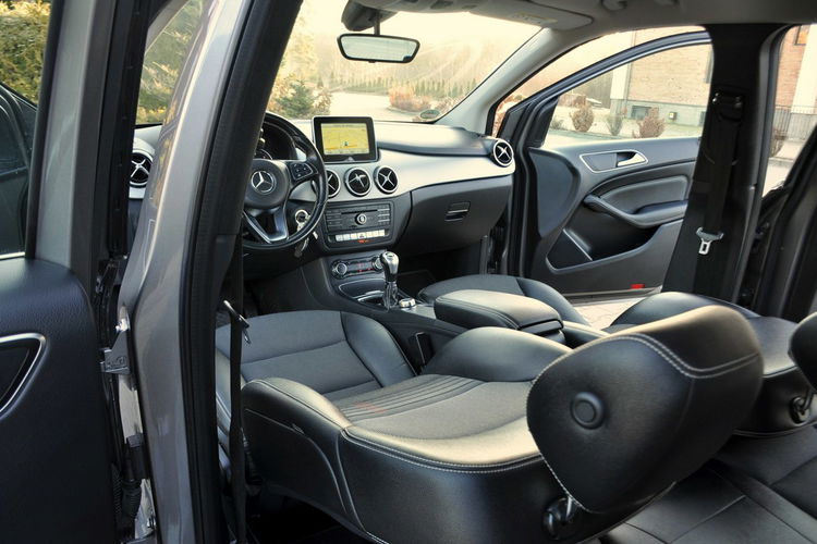 Mercedes B 180 1.5CDI(109KM)*Avantgarde*Duża Navi*Skóry*2xParktronik*I Wł*Alu18"ASO zdjęcie 27