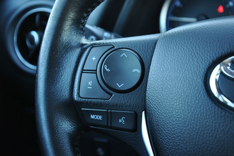 Toyota Corolla 1.6B 132KM Manual Kamera cofania Nawigacja CZujniki SalonPL zdjęcie 14