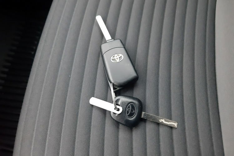 Toyota Yaris Oryginalny Przebieg 57 tys. Klima. Zadbana. Serwisowana. zdjęcie 23