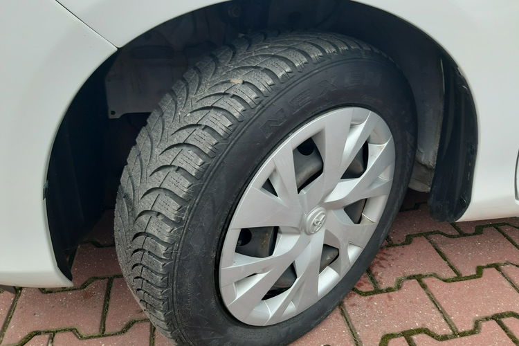 Toyota Yaris Oryginalny Przebieg 57 tys. Klima. Zadbana. Serwisowana. zdjęcie 26