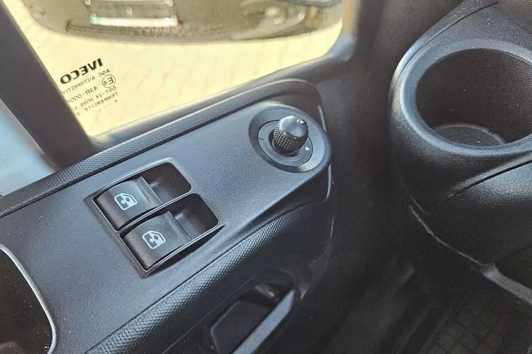 Iveco 35s15 L2H2 39999zł NETTO 2.3HPi/145KM zdjęcie 20