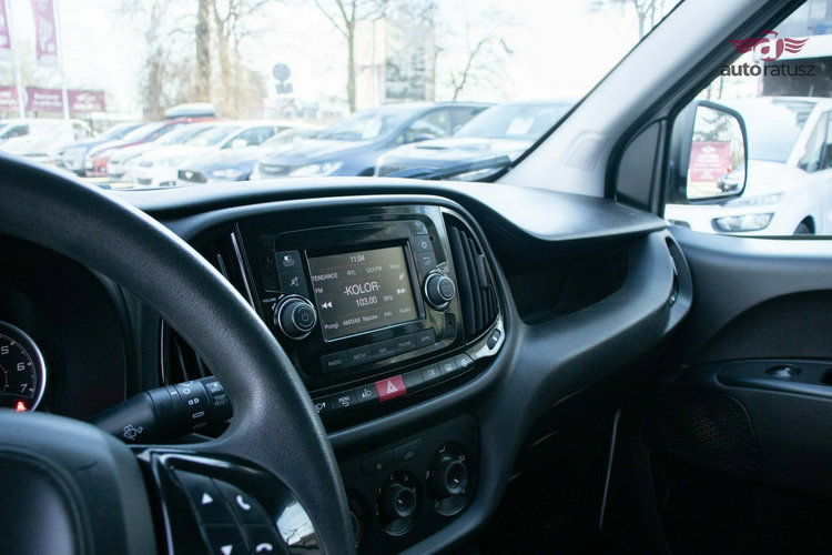 Fiat Doblo Fv 23% Pełny serwis Navi Gwarancja Premium Niezniszczalny 1.3 D95KM zdjęcie 18