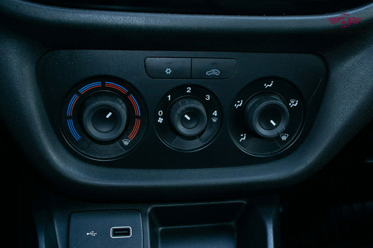 Fiat Doblo Fv 23% Pełny serwis Navi Gwarancja Premium Niezniszczalny 1.3 D95KM zdjęcie 25