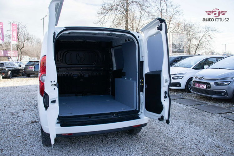 Fiat Doblo Fv 23% Pełny serwis Navi Gwarancja Premium Niezniszczalny 1.3 D95KM zdjęcie 8
