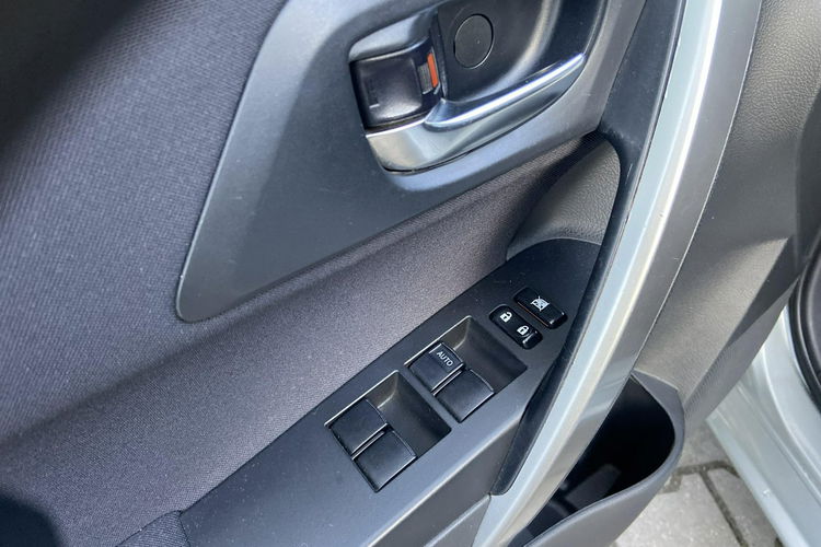 Toyota Auris 1.8 HSD 136 KM PREMIUM STYLE TECH, salon Polska, zdjęcie 32