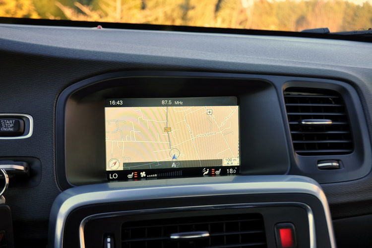 Volvo S60 2.0d(190KM) Cross Country RadarACC Virtual Led Xenon Navi Kamera Skóry zdjęcie 32