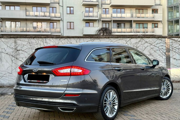 Ford Mondeo Vignale 2.0 benzyna 241 KM Europa zdjęcie 3
