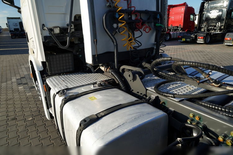 Scania R 650 / V8 / 6x4 / HYDRAULIKA /  DMC: 100.000 KG / KLIMA POSTOJOWA / 3 OSIOWY CIĄGNIK SIODŁOWY / OPONY 100%  zdjęcie 13