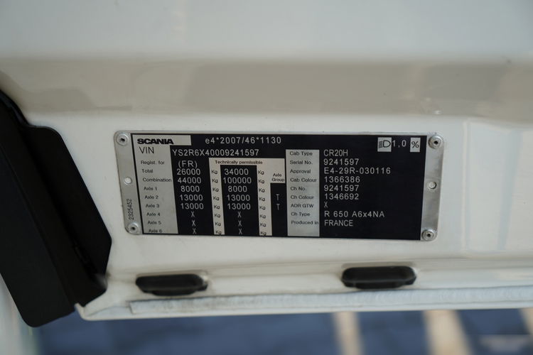 Scania R 650 / V8 / 6x4 / HYDRAULIKA /  DMC: 100.000 KG / KLIMA POSTOJOWA / 3 OSIOWY CIĄGNIK SIODŁOWY / OPONY 100%  zdjęcie 44