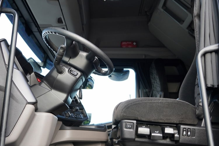 Scania S 500 / RETARDER / KLIMA POSTOJOWA / CAŁA NA PODUSZKACH / OPONY 100% zdjęcie 23