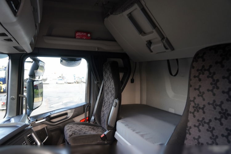 Scania S 500 / RETARDER / KLIMA POSTOJOWA / CAŁA NA PODUSZKACH / OPONY 100% zdjęcie 25