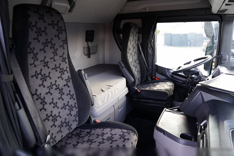Scania S 500 / RETARDER / KLIMA POSTOJOWA / CAŁA NA PODUSZKACH / OPONY 100% zdjęcie 34