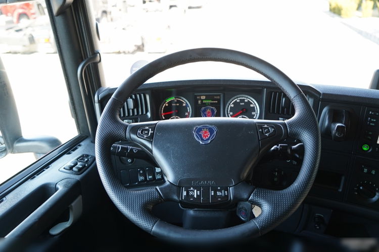 Scania R 450 / RETARDER / PEŁNY ADR /  CROWN  EDITION STREAMLINE  /  KLIMA POSTOJOWA / ALUFELGI  zdjęcie 28