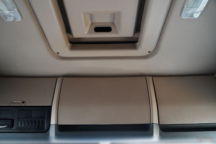 Scania R 450 / RETARDER / PEŁNY ADR /  CROWN  EDITION STREAMLINE  /  KLIMA POSTOJOWA / ALUFELGI  zdjęcie 34