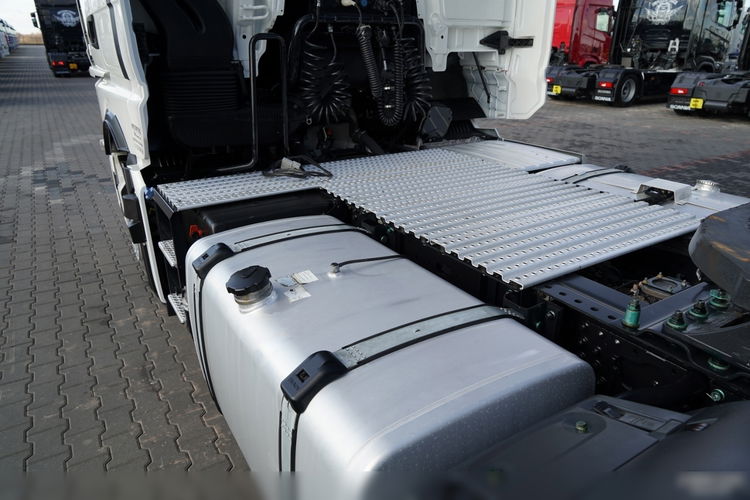 MAN TGX 18.480 / GM / RETARDER / KLIMA POSTOJOWA / NAVI zdjęcie 13