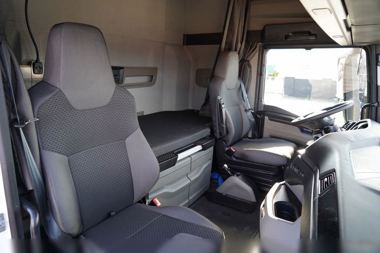MAN TGX 18.480 / GM / RETARDER / KLIMA POSTOJOWA / NAVI zdjęcie 37