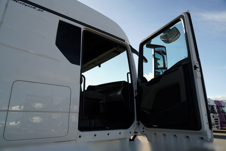 MAN TGX 18.480 / GM / RETARDER / KLIMA POSTOJOWA / NAVI zdjęcie 39