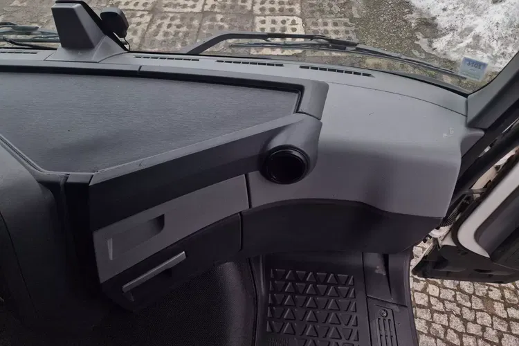 Renault T480 zdjęcie 29