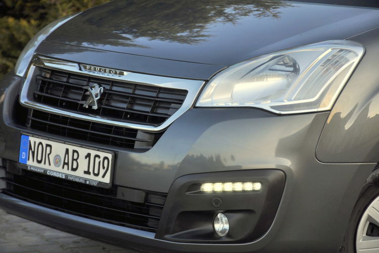Peugeot Partner 1.6HDI(120KM) Lift Led Duża Navi Kamera Klimatronik Reling I Wł ASO zdjęcie 12