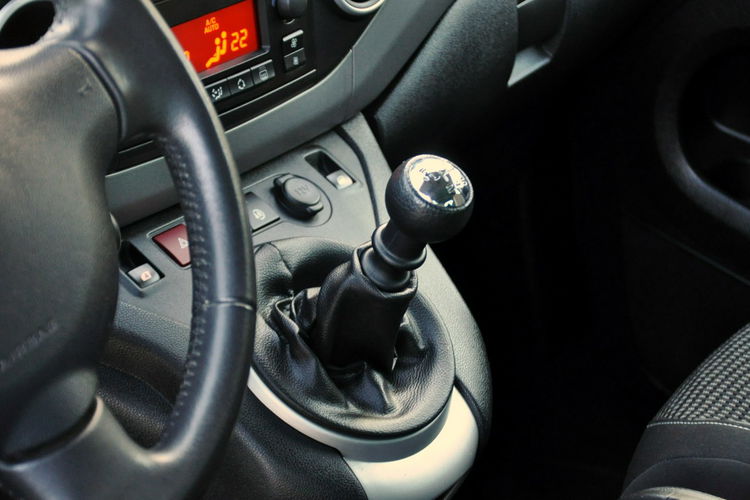Peugeot Partner 1.6HDI(120KM) Lift Led Duża Navi Kamera Klimatronik Reling I Wł ASO zdjęcie 36